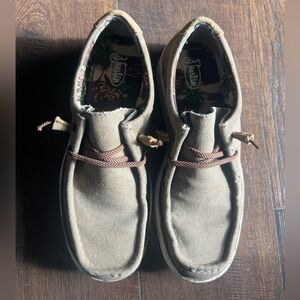 Men’s Justin’s casual shoes